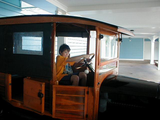 tj disney car 2004